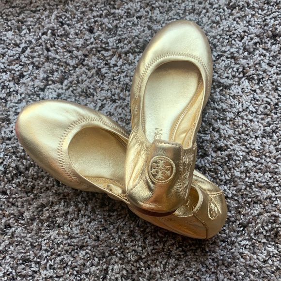 TORY BURCH EDDIE METALLIC BALLET FLAT IN GOLD **NWOT** - Picture 9 of 9